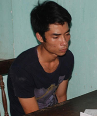 Sát hại xe ôm lấy tiền bao bạn gái 